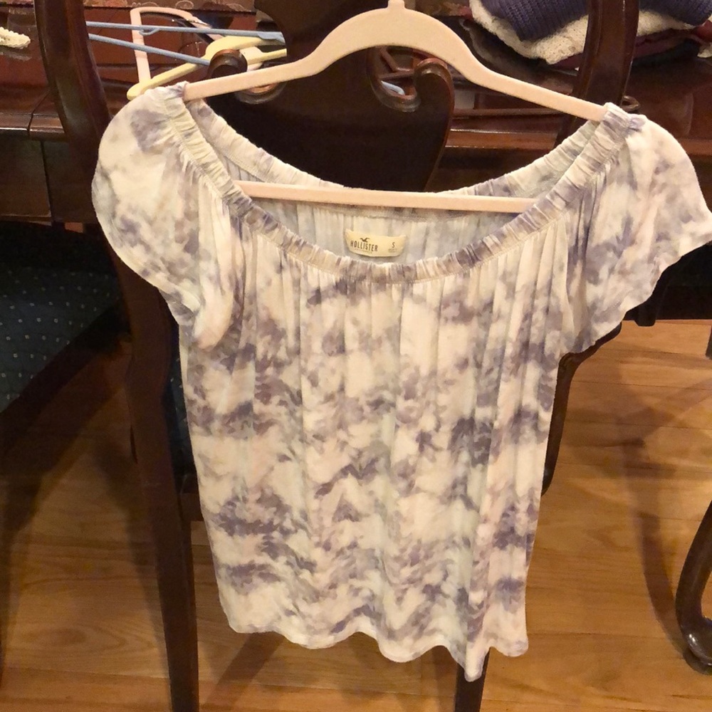 Off the shoulder design soft blouse